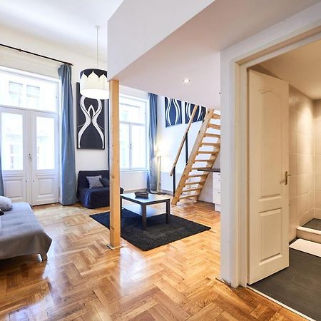 Large Apartment For Groups City Center Dist. VII Budapest Eksteriør bilde