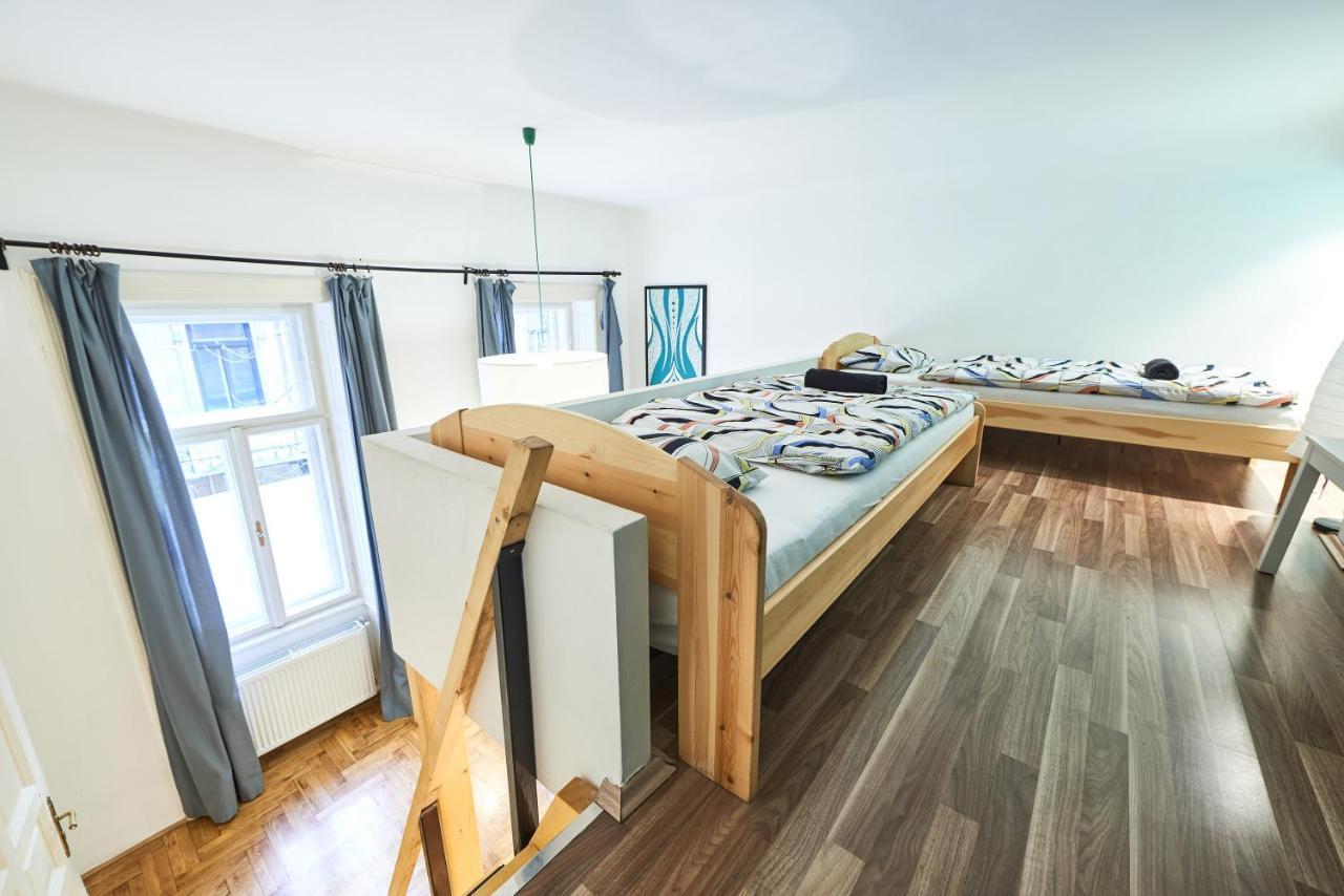 Large Apartment For Groups City Center Dist. VII Budapest Eksteriør bilde