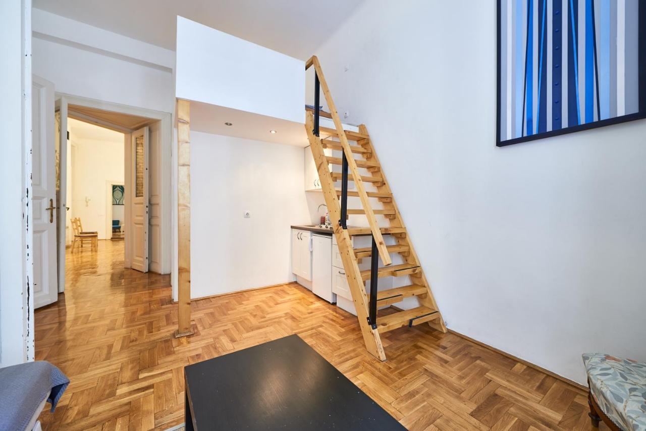 Large Apartment For Groups City Center Dist. VII Budapest Eksteriør bilde