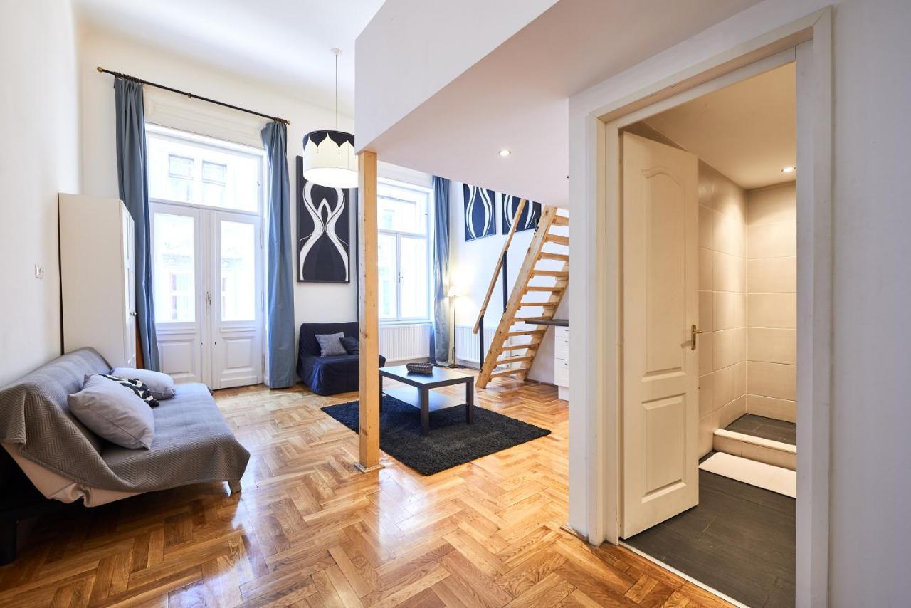 Large Apartment For Groups City Center Dist. VII Budapest Eksteriør bilde