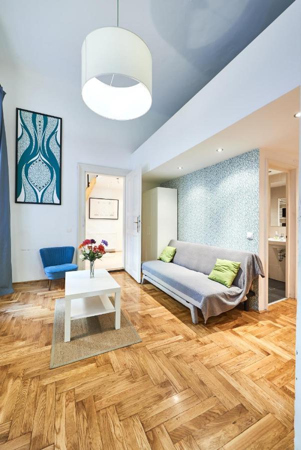 Large Apartment For Groups City Center Dist. VII Budapest Eksteriør bilde