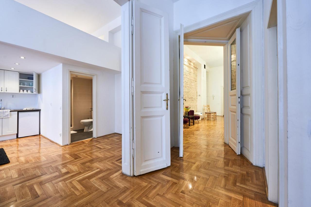Large Apartment For Groups City Center Dist. VII Budapest Eksteriør bilde