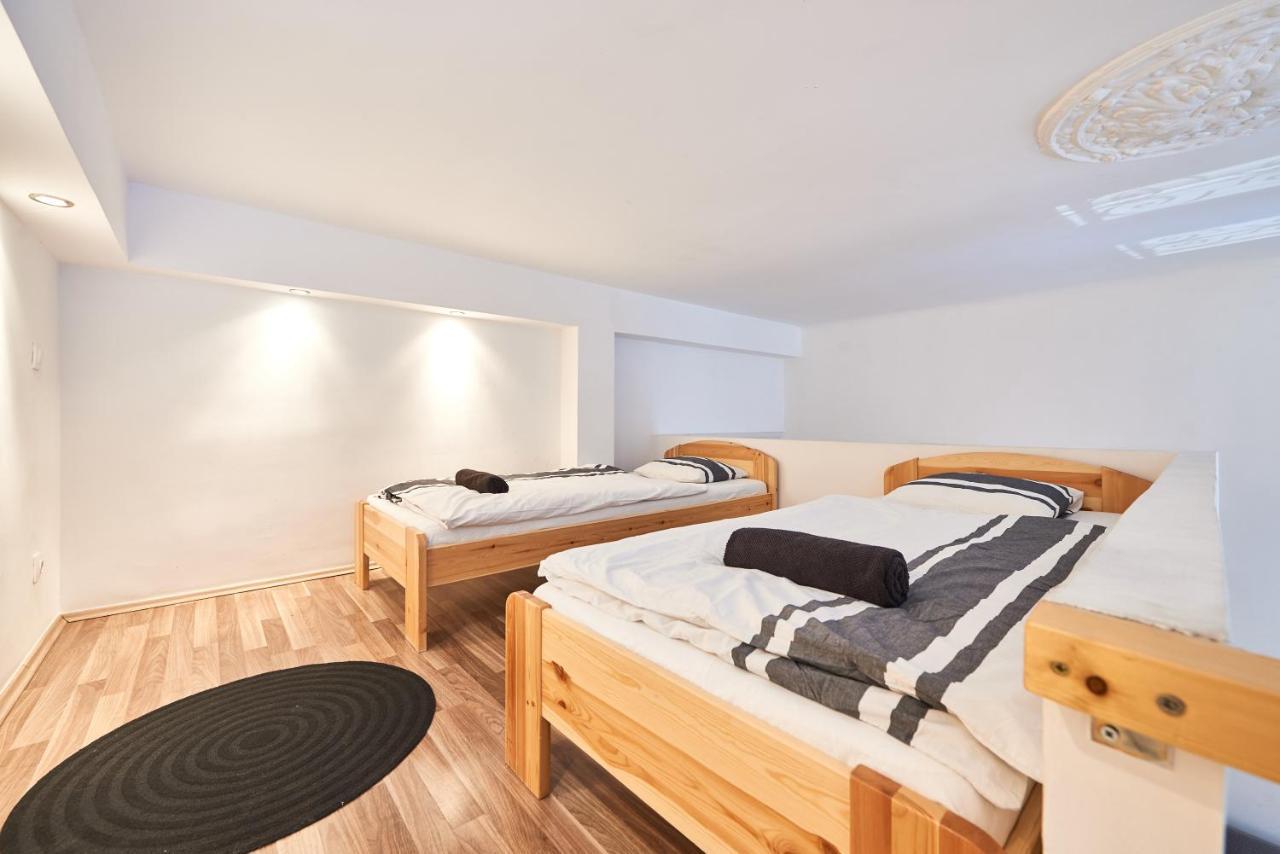 Large Apartment For Groups City Center Dist. VII Budapest Eksteriør bilde