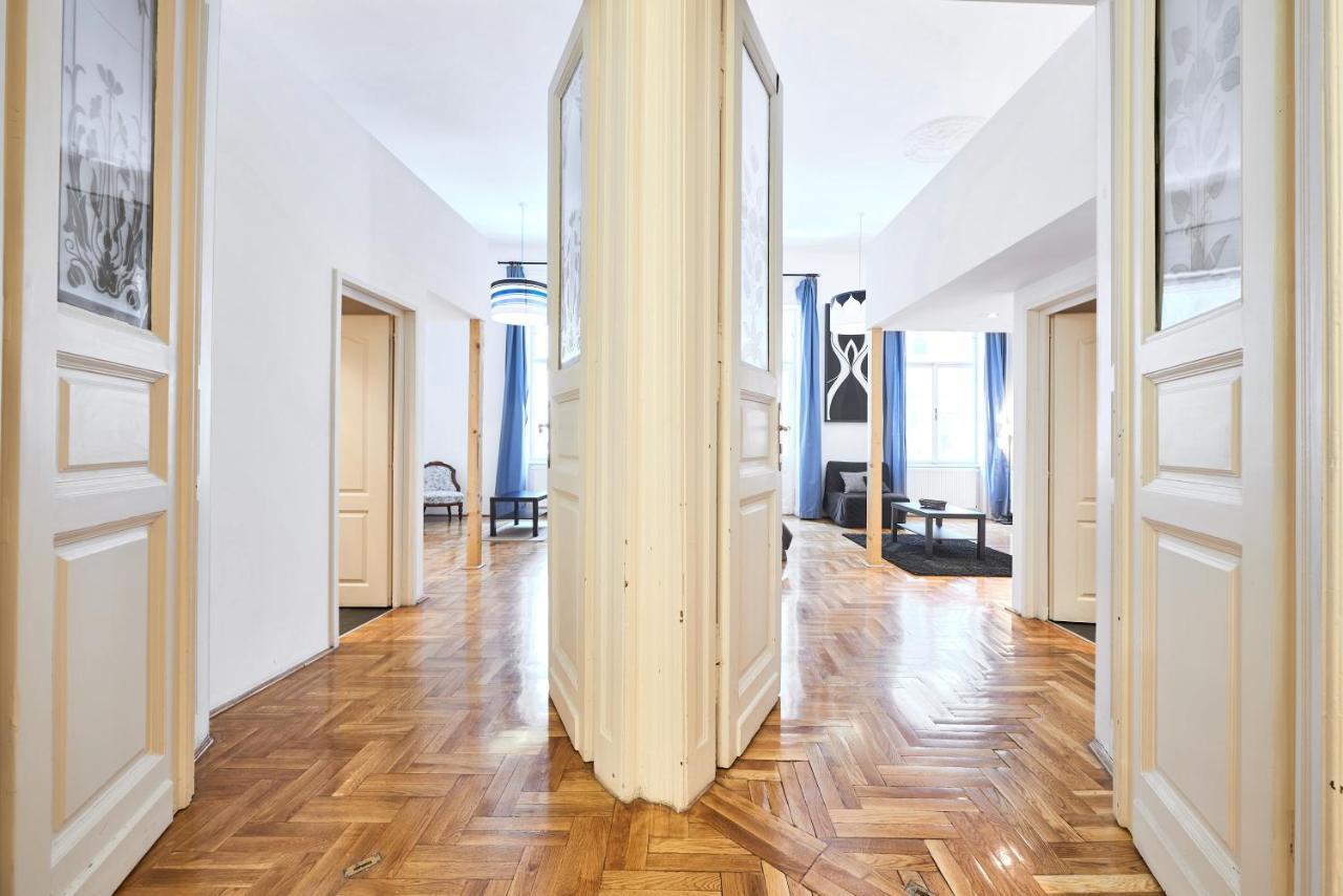 Large Apartment For Groups City Center Dist. VII Budapest Eksteriør bilde