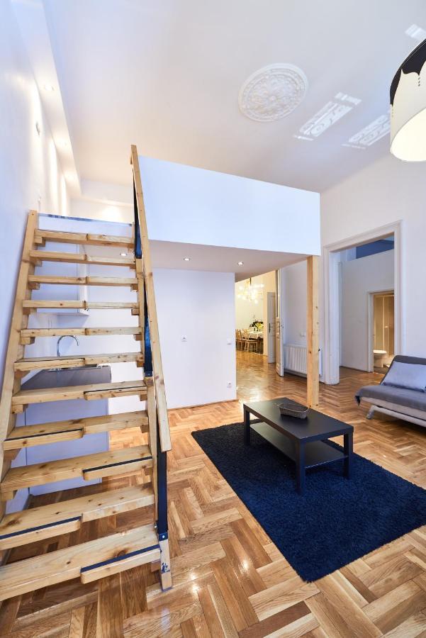 Large Apartment For Groups City Center Dist. VII Budapest Eksteriør bilde