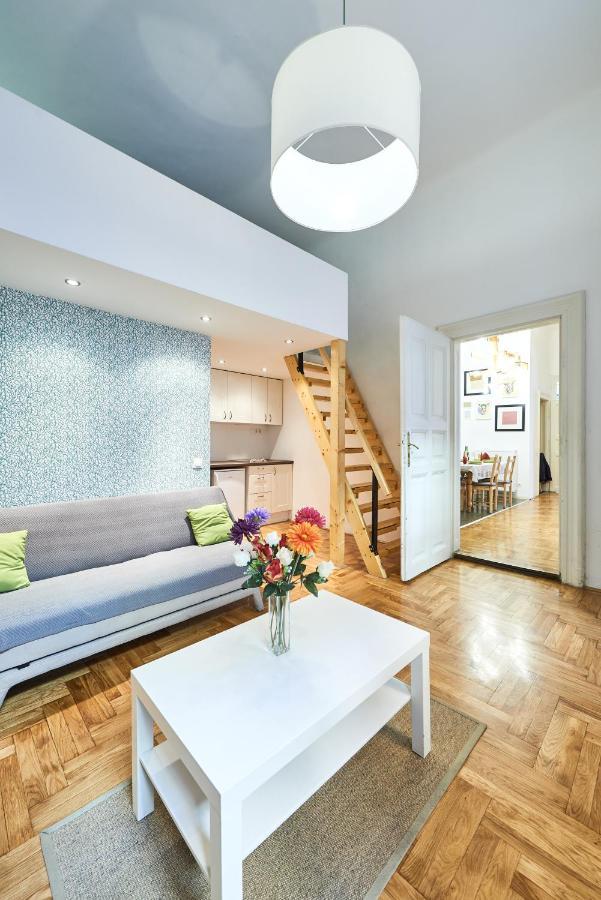 Large Apartment For Groups City Center Dist. VII Budapest Eksteriør bilde